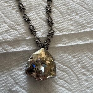 Elegant Silver Necklace with Crystal Pendant